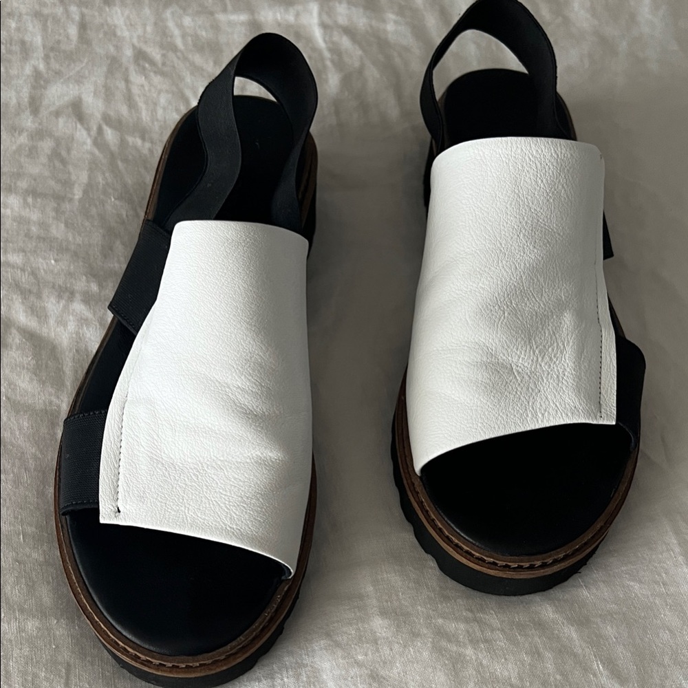 Bueno Black and White Women's Sandals
